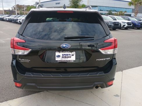 Used 2020 Subaru Forester Premium image 6