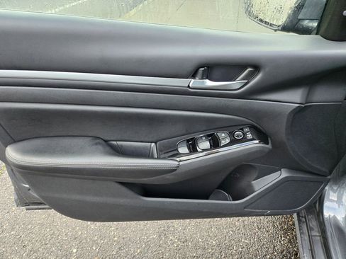 Used 2023 Nissan Altima 2.5 SV image 11