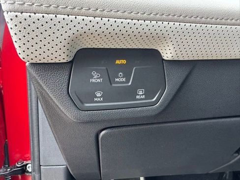 Used 2024 Volkswagen Atlas Cross Sport SEL Premium R-Line image 26