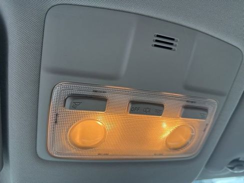 Used 2013 Toyota RAV4 LE image 10