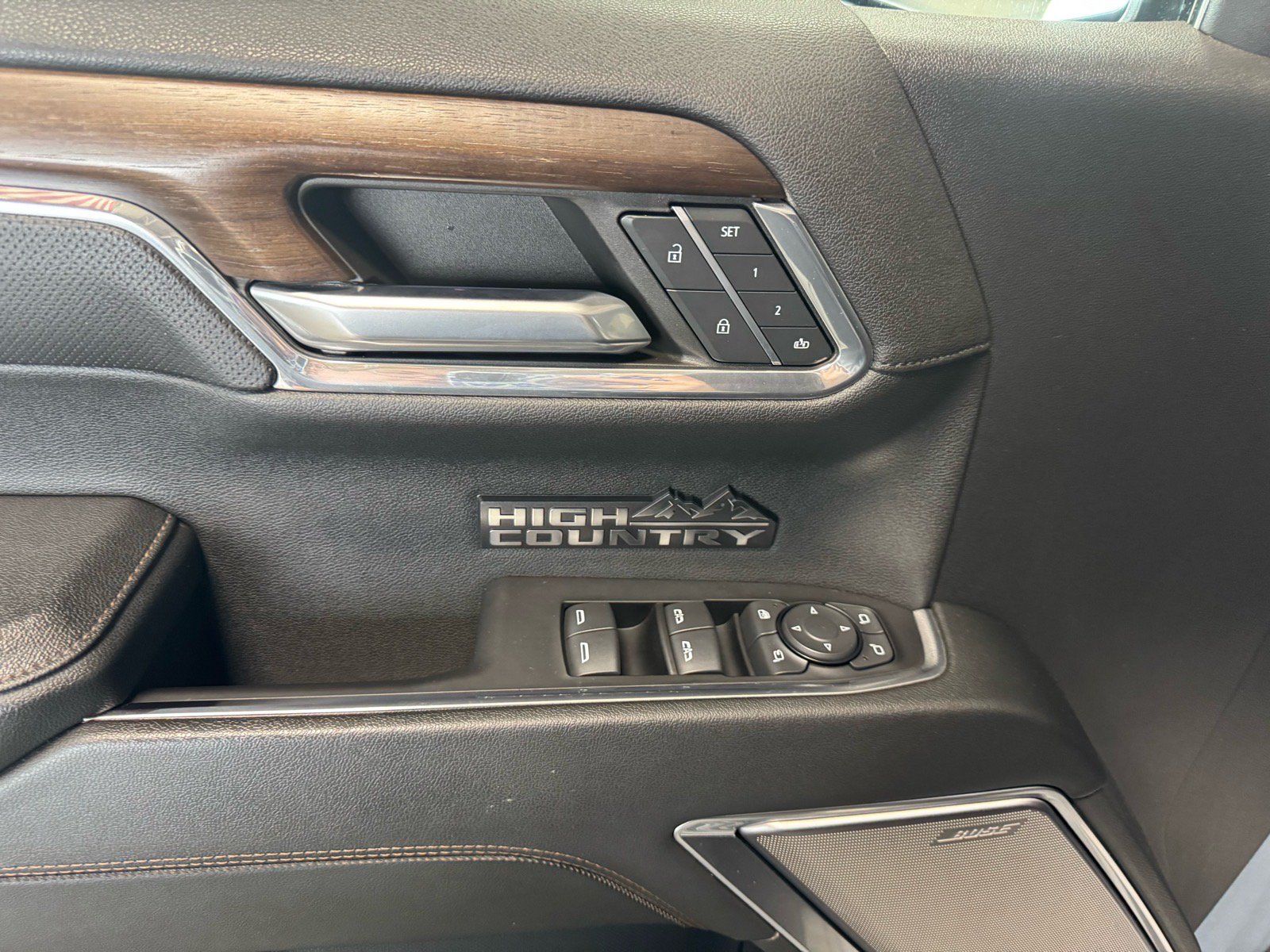 Used 2024 Chevrolet Silverado 1500 High Country w/ High Country Premium Package AWD/4WD image 17