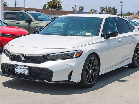 Used 2025 Honda Civic Sport image 3
