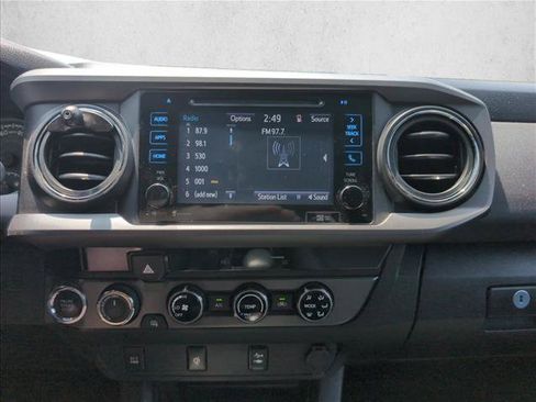 Used 2016 Toyota Tacoma TRD Sport w/ Towing Package AWD/4WD image 13