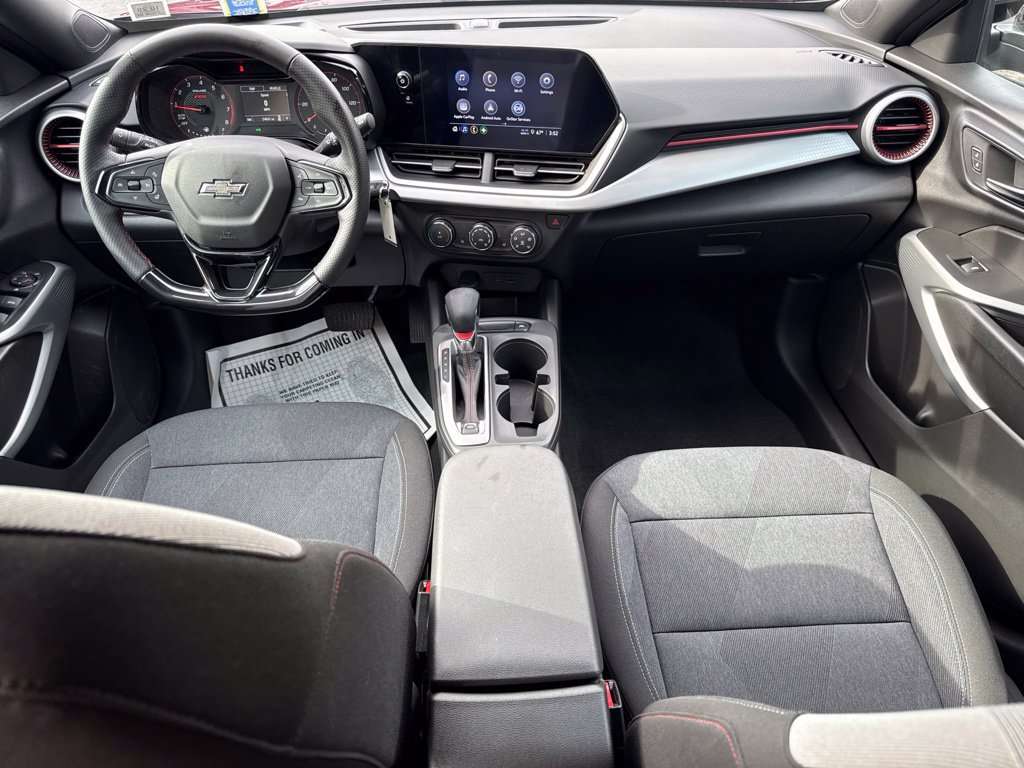 Used 2024 Chevrolet Trax RS FWD image 18