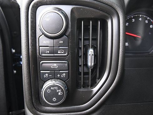 Used 2023 Chevrolet Silverado 1500 Custom AWD/4WD image 10