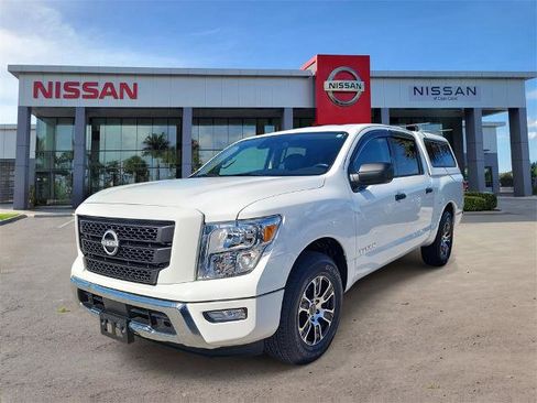 Certified 2023 Nissan Titan SV image 10