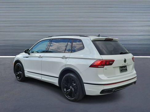 Used 2023 Volkswagen Tiguan SE R-Line FWD image 4