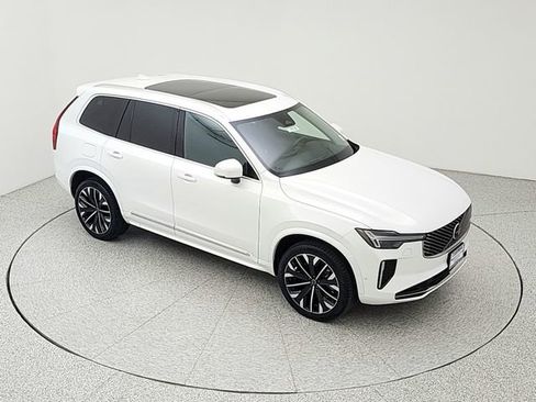 Used 2025 Volvo XC90 B6 Plus AWD/4WD image 15