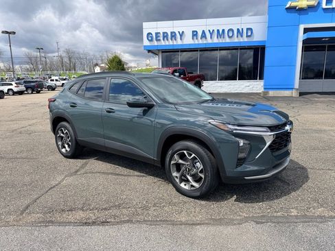 New 2026 Chevrolet Trax LT w/ Driver Confidence Package FWD image 1