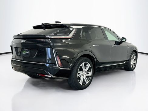 Used 2024 Cadillac Lyriq Tech AWD/4WD image 9