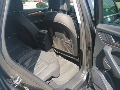 Used 2023 Audi Q5 2.0T Premium w/ Convenience Package AWD/4WD image 17