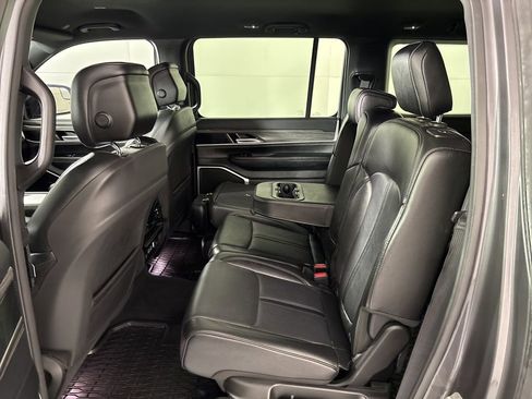 Used 2024 Jeep Wagoneer L Series II w/ Flexible Seating Group AWD/4WD image 28