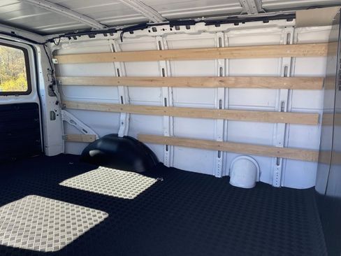 Used 2024 GMC Savana 2500 w/ Driver Convenience Package image 27