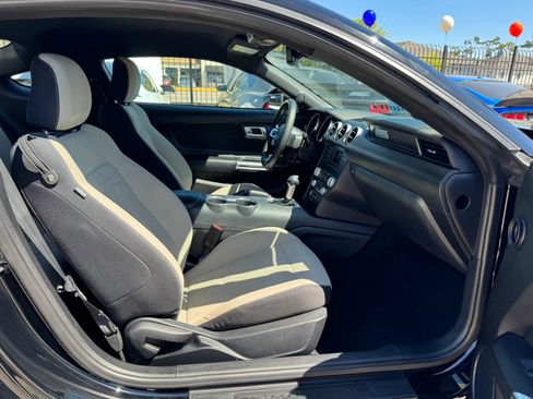 Used 2021 Ford Mustang Coupe image 20