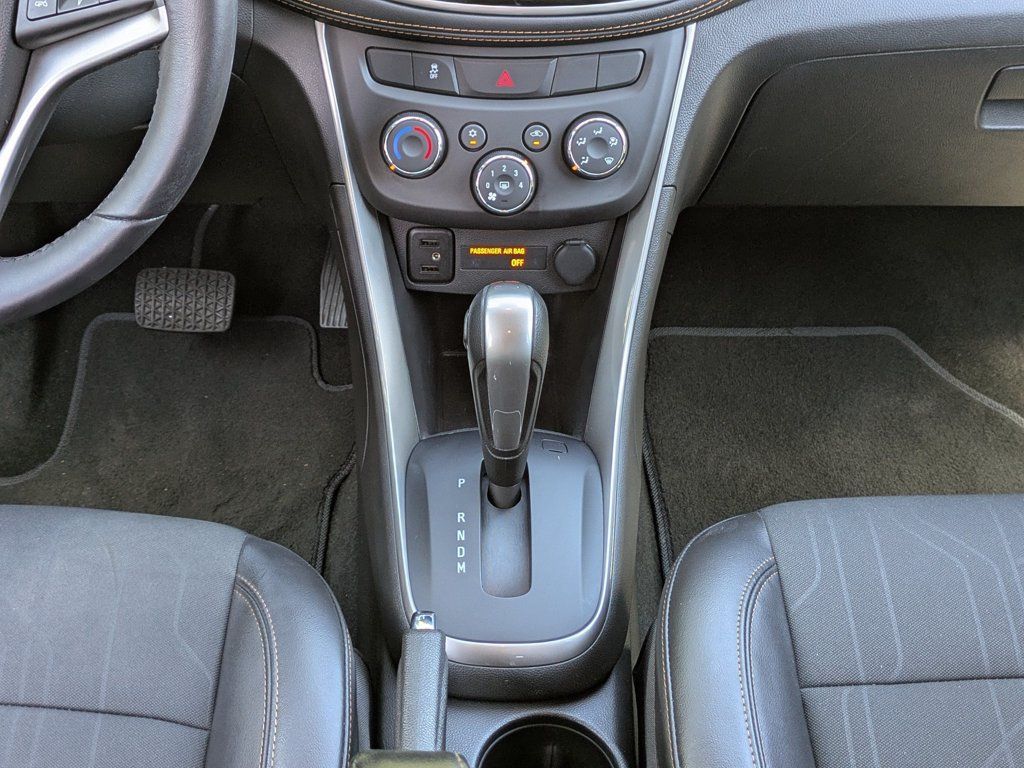 Used 2022 Chevrolet Trax LT w/ LT Convenience Package AWD/4WD image 20