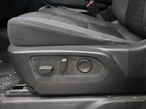 Used 2022 Chevrolet Silverado 1500 Custom image 17