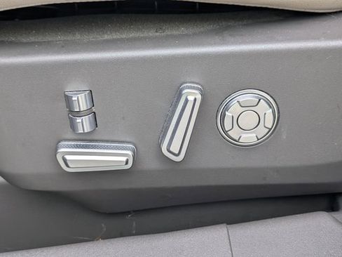 Used 2024 Lincoln Nautilus Reserve w/ Equipment Group 203A image 20