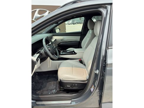 Certified 2025 Hyundai Tucson Limited AWD/4WD image 12