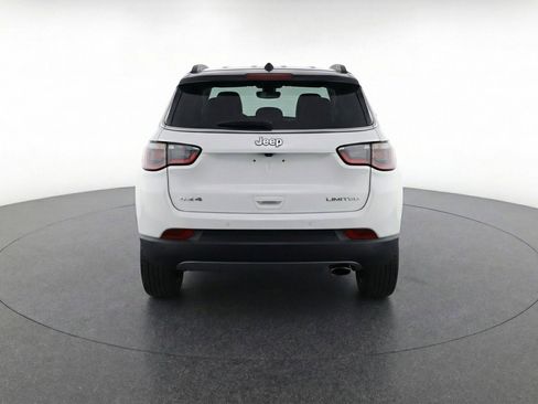 Used 2025 Jeep Compass Trailhawk AWD/4WD image 7