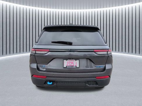 Used 2022 Jeep Grand Cherokee Trailhawk AWD/4WD image 9