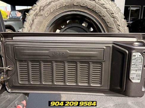 Used 2020 Jeep Wrangler Unlimited Rubicon AWD/4WD image 32