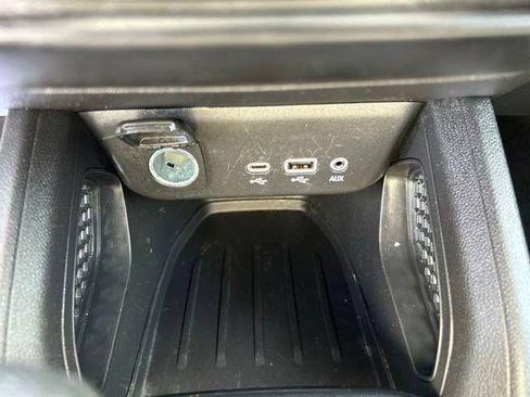 Used 2023 Chevrolet TrailBlazer LT FWD image 29