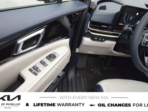 New 2025 Kia Carnival SX Prestige image 27