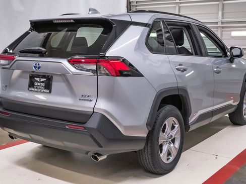 Used 2023 Toyota RAV4 XLE w/ Convenience Package image 6