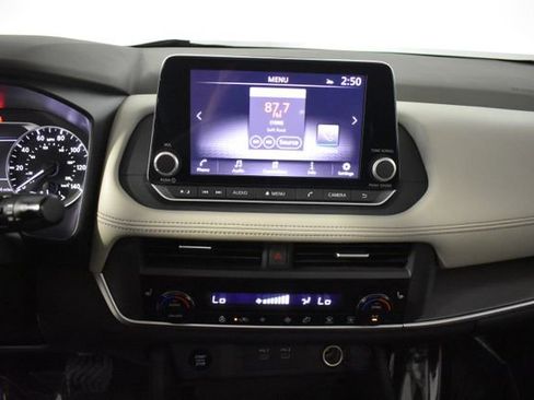 Certified 2024 Nissan Rogue SV w/ SV Premium Package AWD/4WD image 19