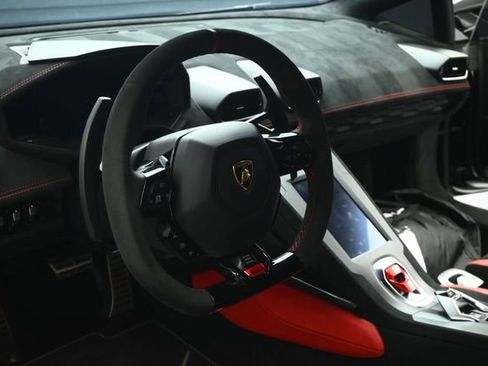 Used 2022 Lamborghini Huracan STO RWD image 41
