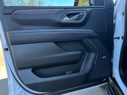 Used 2024 Chevrolet Suburban LT image 62