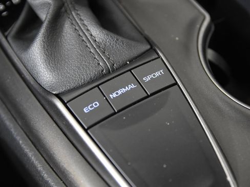 Used 2023 Toyota Camry SE FWD image 29