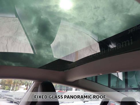 Used 2023 Tesla Model 3 Standard Range image 4