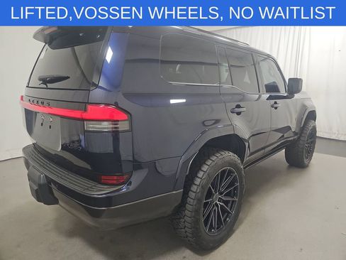 Used 2025 Lexus GX 550 image 2