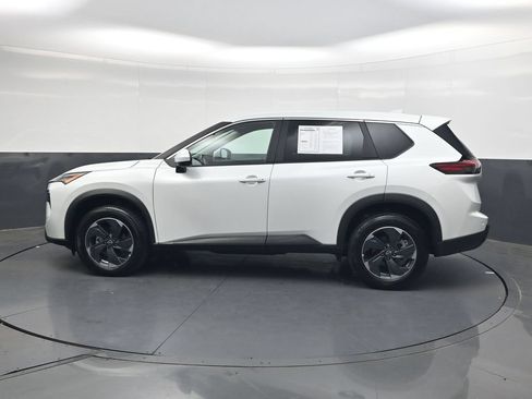 Used 2025 Nissan Rogue SV FWD image 10