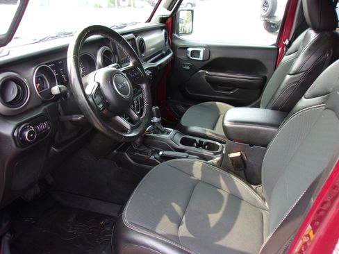 Used 2021 Jeep Wrangler Sport image 11