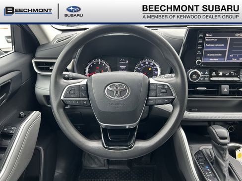 Used 2021 Toyota Highlander L image 10