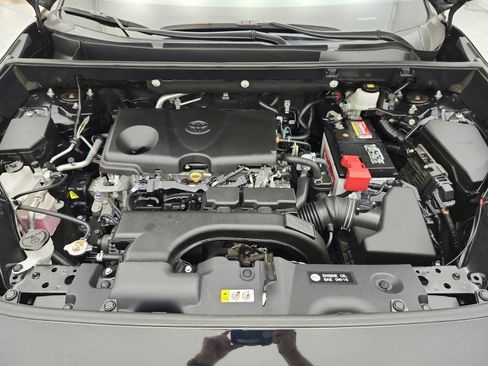 Used 2020 Toyota RAV4 XLE w/ Carpet Mat Package FWD image 15