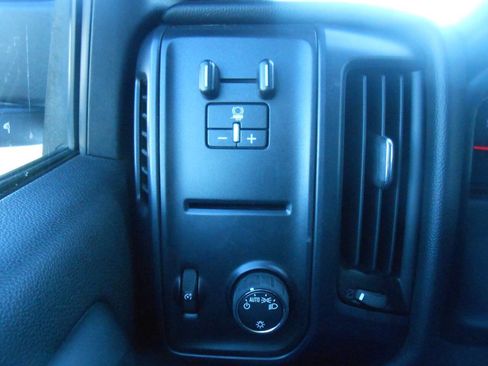 Used 2017 Chevrolet Silverado 3500 W/T image 17