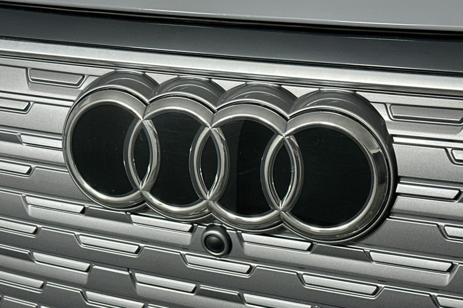 Used 2024 Audi Q4 e-tron Premium w/ Convenience Package RWD image 15