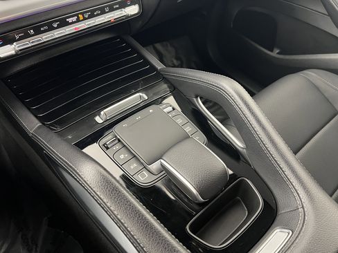 Used 2025 Mercedes-Benz GLE 350 4MATIC image 35