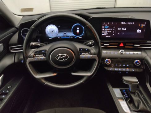 Used 2023 Hyundai Elantra SEL w/ Convenience Package FWD image 22