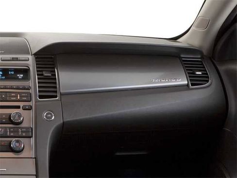 Used 2010 Ford Taurus Limited image 16