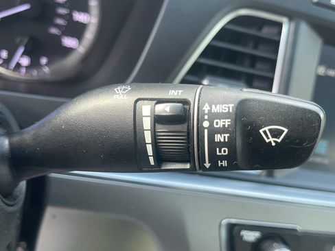 Used 2017 Hyundai Sonata SE FWD image 18