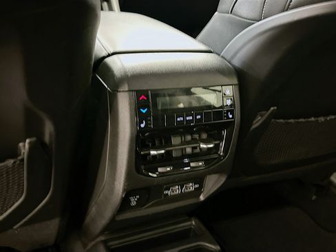 Used 2023 Jeep Grand Cherokee L Limited w/ Trailer Tow Group (B) AWD/4WD image 29