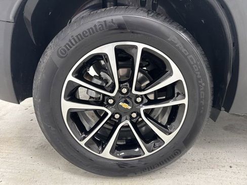 Used 2025 Chevrolet TrailBlazer LT FWD image 30