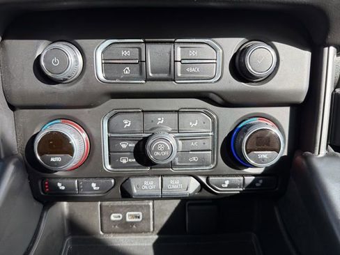 Used 2022 Chevrolet Tahoe Z71 w/ Z71 Off-Road Package image 27