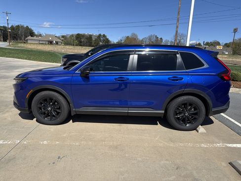 Used 2023 Honda CR-V Sport image 7