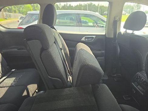 Used 2020 Nissan Pathfinder SV FWD image 8