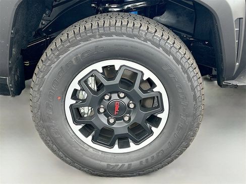 New 2025 Toyota Tacoma TRD Off-Road image 9